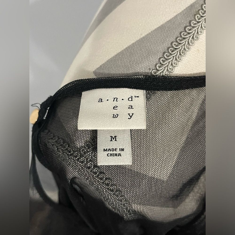 Cute Lace blouse - Picture 8 of 8